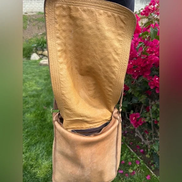 Bed Stu Cobbler Series Genuine Leather Bag with Brass Studded American Flag - Picture 5 of 13